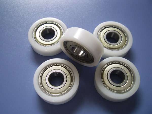 What are the advantages of nylon pulleys?